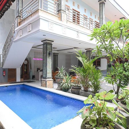 Ceria Guesthouse Seminyak Mitra Reddoorz Buitenkant foto