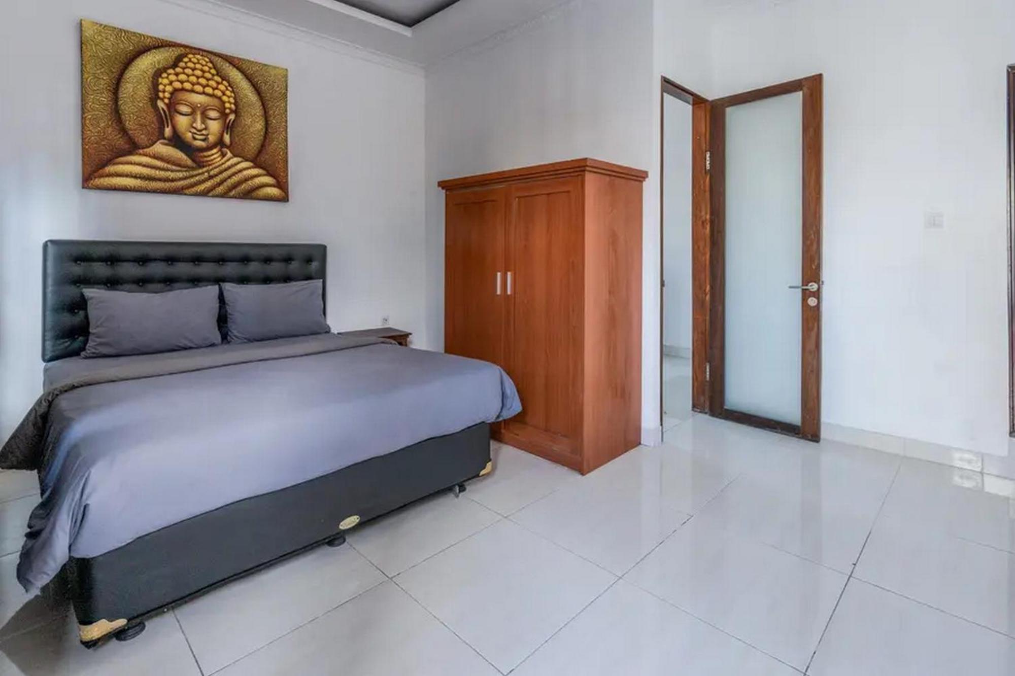 Ceria Guesthouse Seminyak Mitra Reddoorz Buitenkant foto