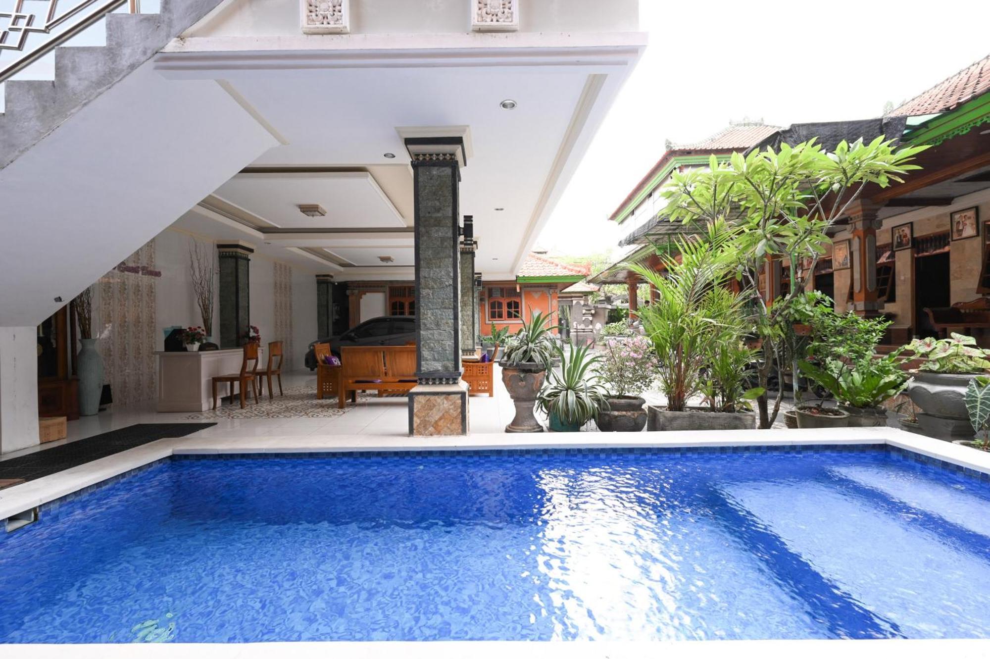 Ceria Guesthouse Seminyak Mitra Reddoorz Buitenkant foto