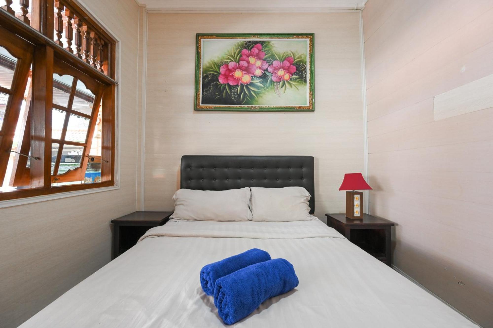 Ceria Guesthouse Seminyak Mitra Reddoorz Buitenkant foto