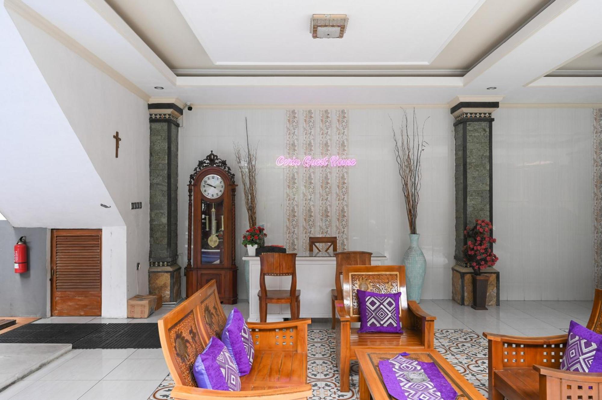Ceria Guesthouse Seminyak Mitra Reddoorz Buitenkant foto
