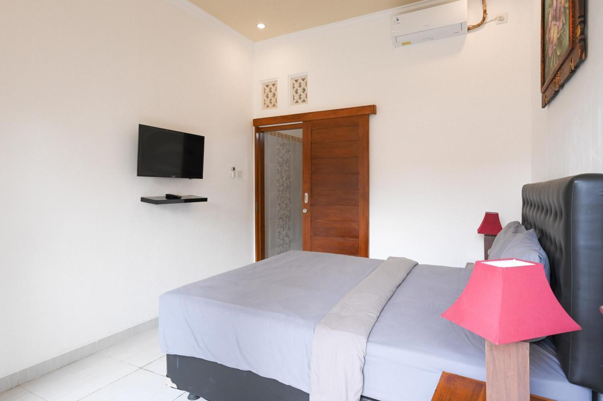 Ceria Guesthouse Seminyak Mitra Reddoorz Buitenkant foto